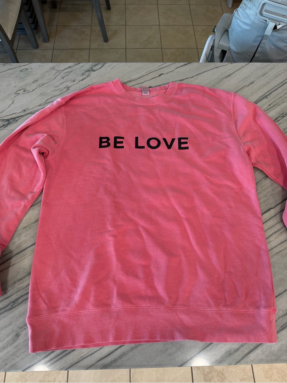 Pink "Be Love" Crewneck Sweatshirt Pandora